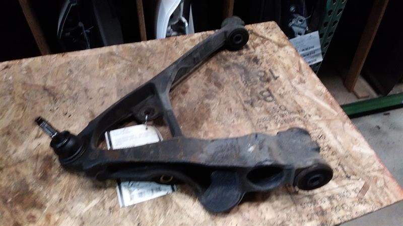2007 TAHOE Lower Contorl Arm, Front R.